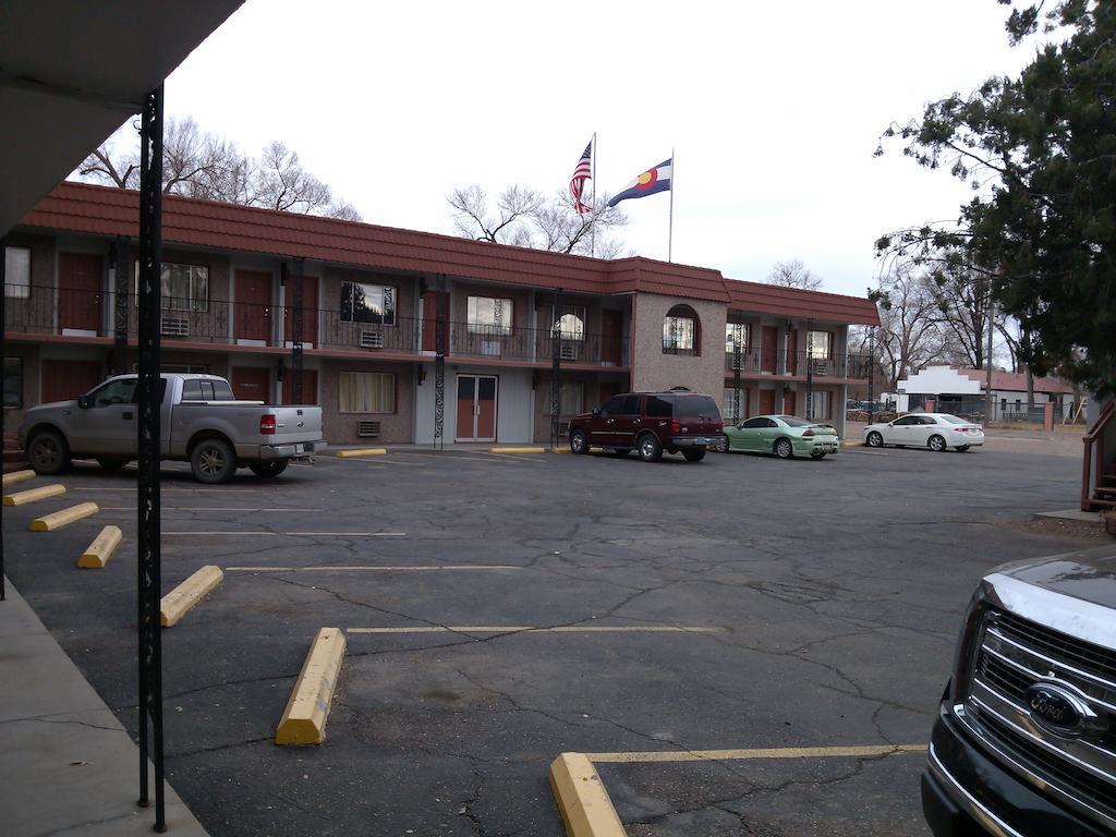High Chaparral Inn Rocky Ford Bagian luar foto