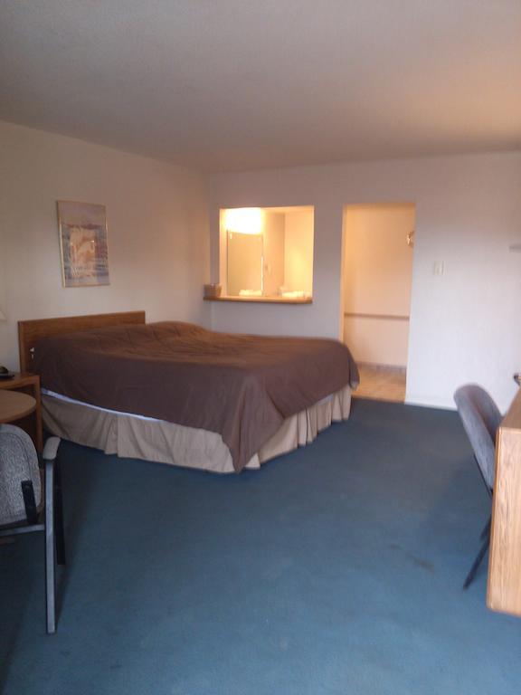 High Chaparral Inn Rocky Ford Ruang foto